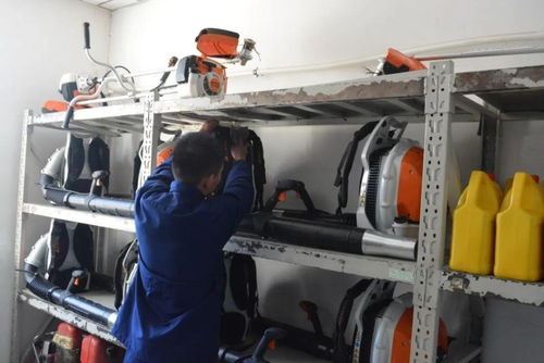 通遼支隊(duì)扎魯特旗大隊(duì)一中隊(duì)嚴(yán)密組織裝備機(jī)具與計(jì)算機(jī)辦公設(shè)備維修保養(yǎng)